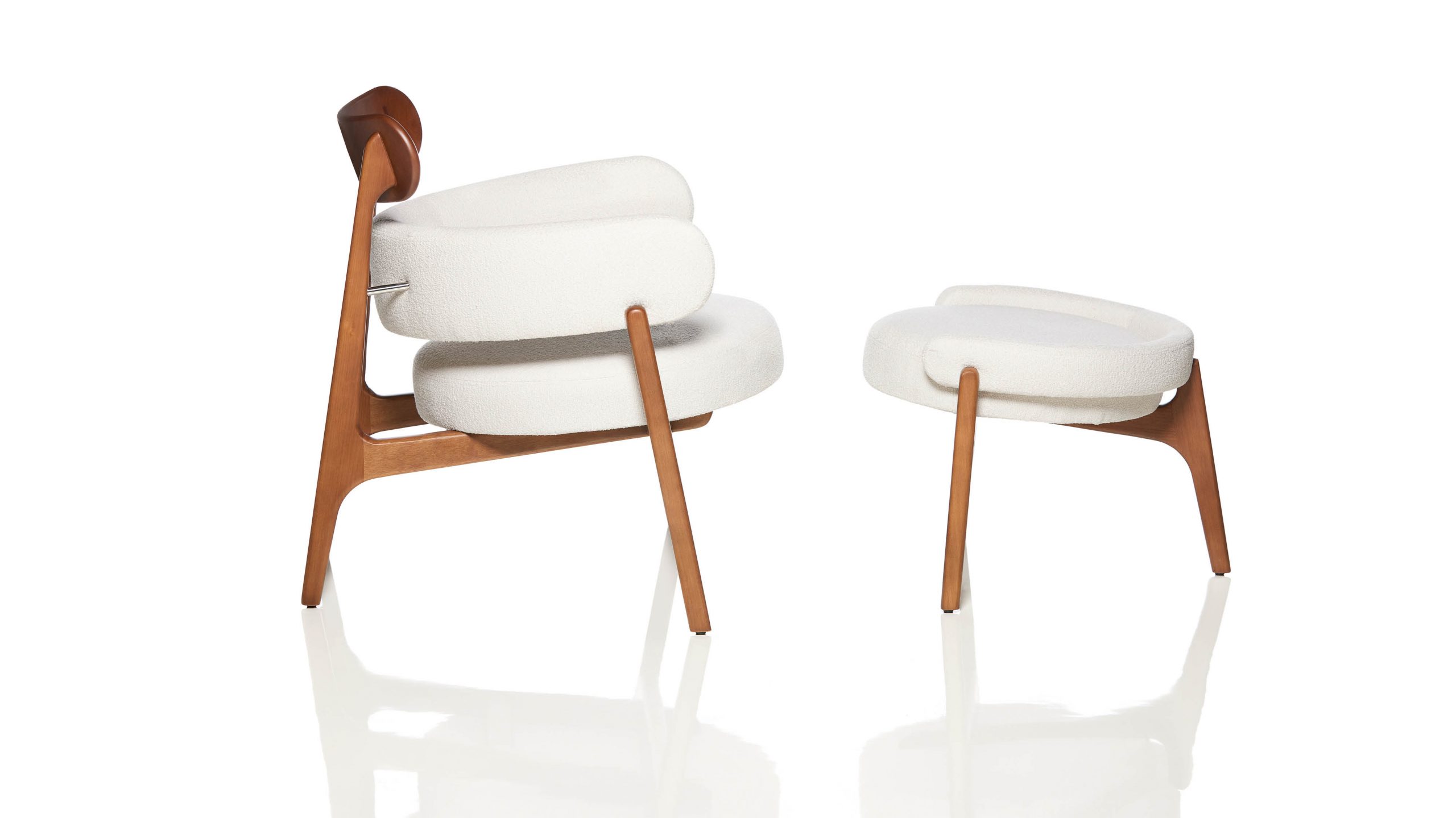 Lapa Armchair and Puff Castanho . By Alexandre Kasper
